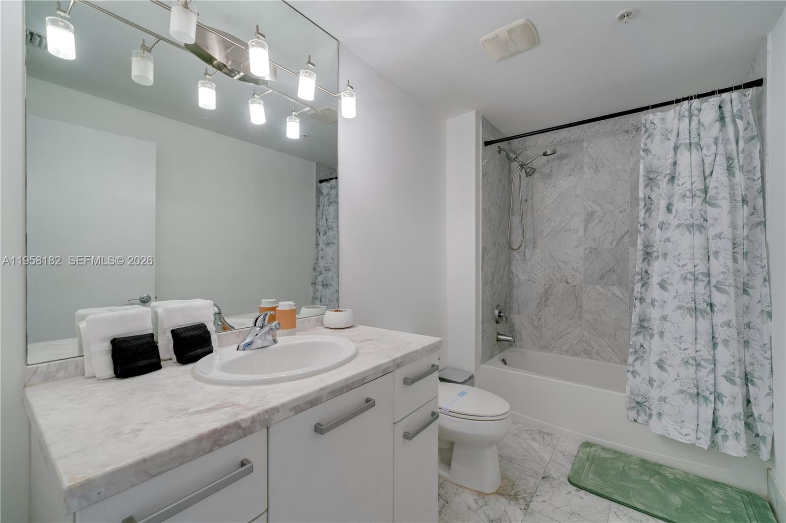 253 NE 2nd Street