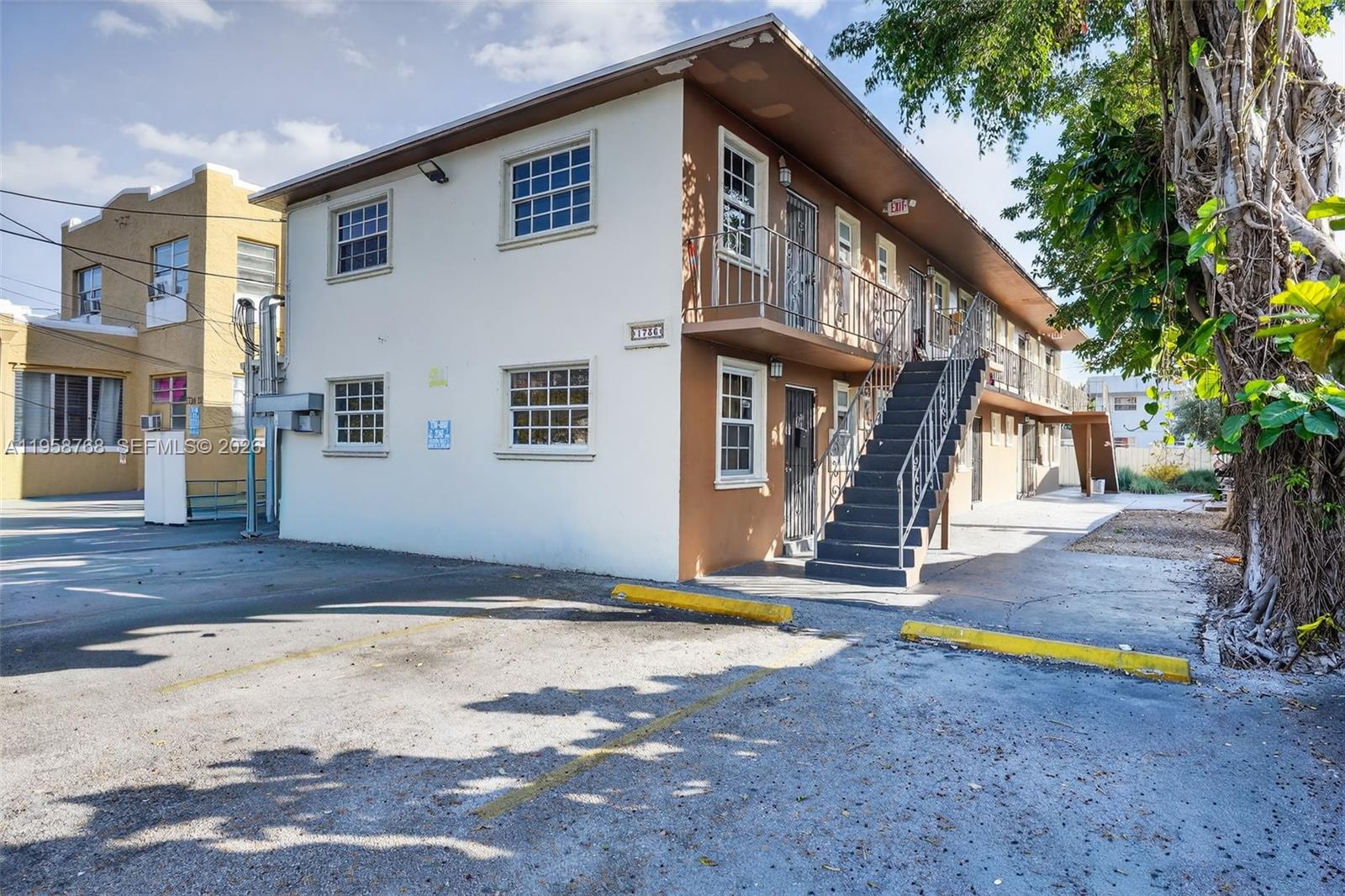 1736 NW 19th Street