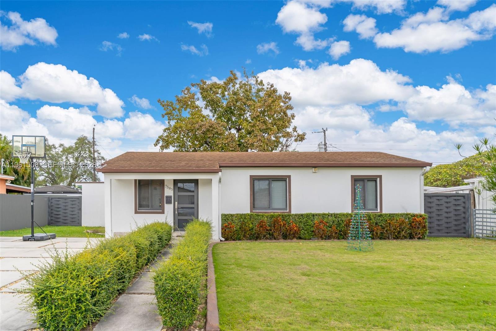 7585 SW 28th Street
