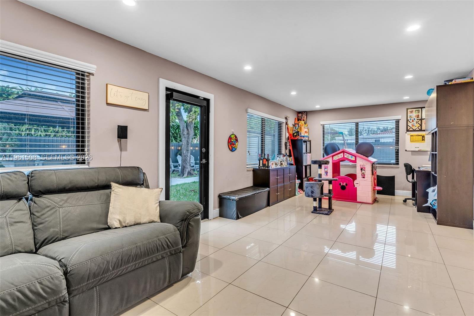 7585 SW 28th Street