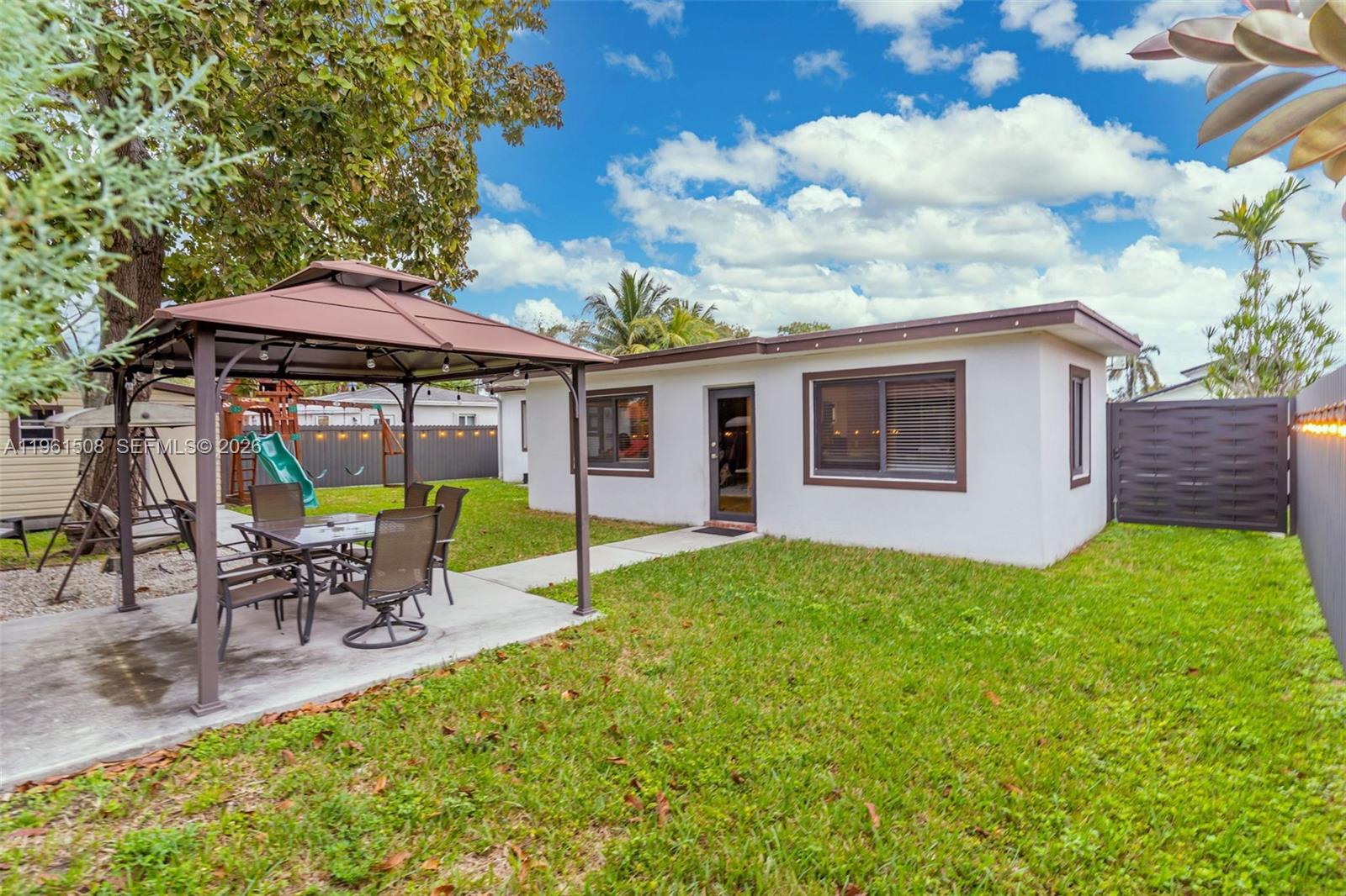 7585 SW 28th Street