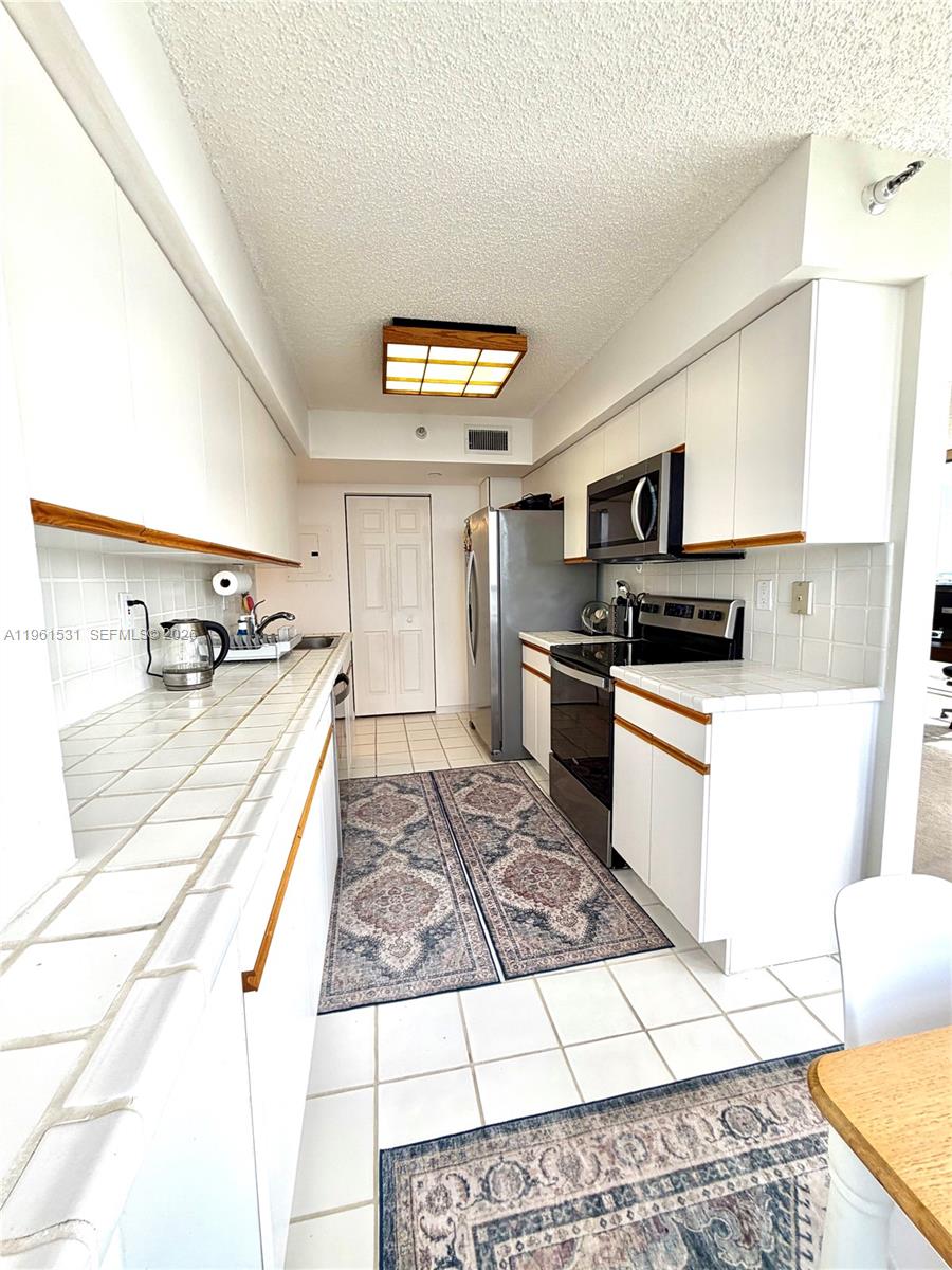 3530 Mystic Pointe Drive