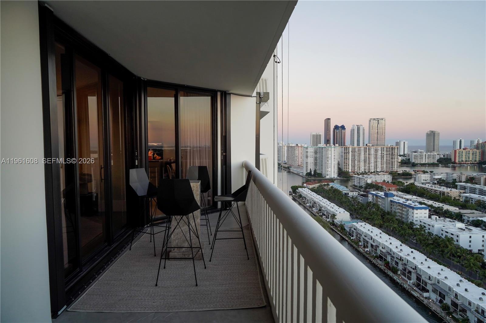 2000 Island Boulevard