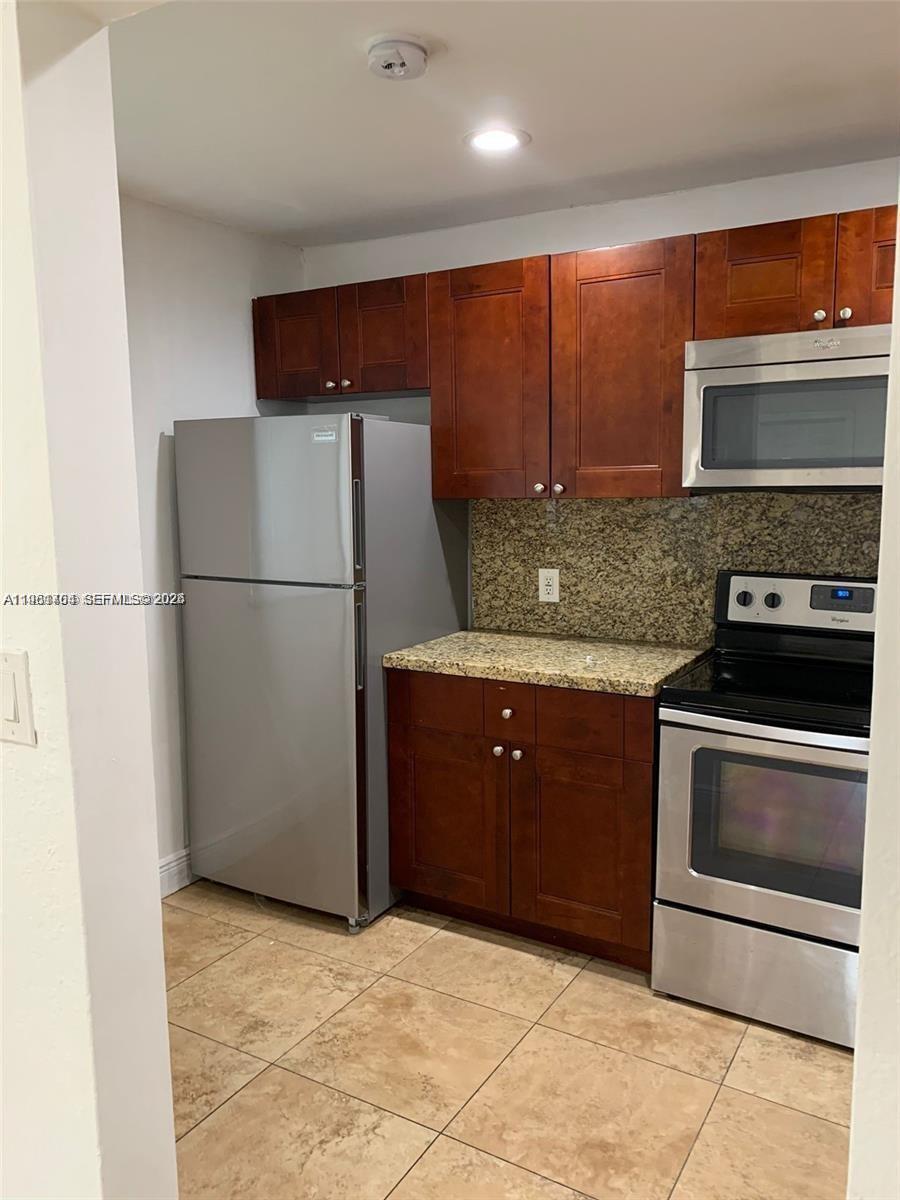 8704 NW 38th Drive
