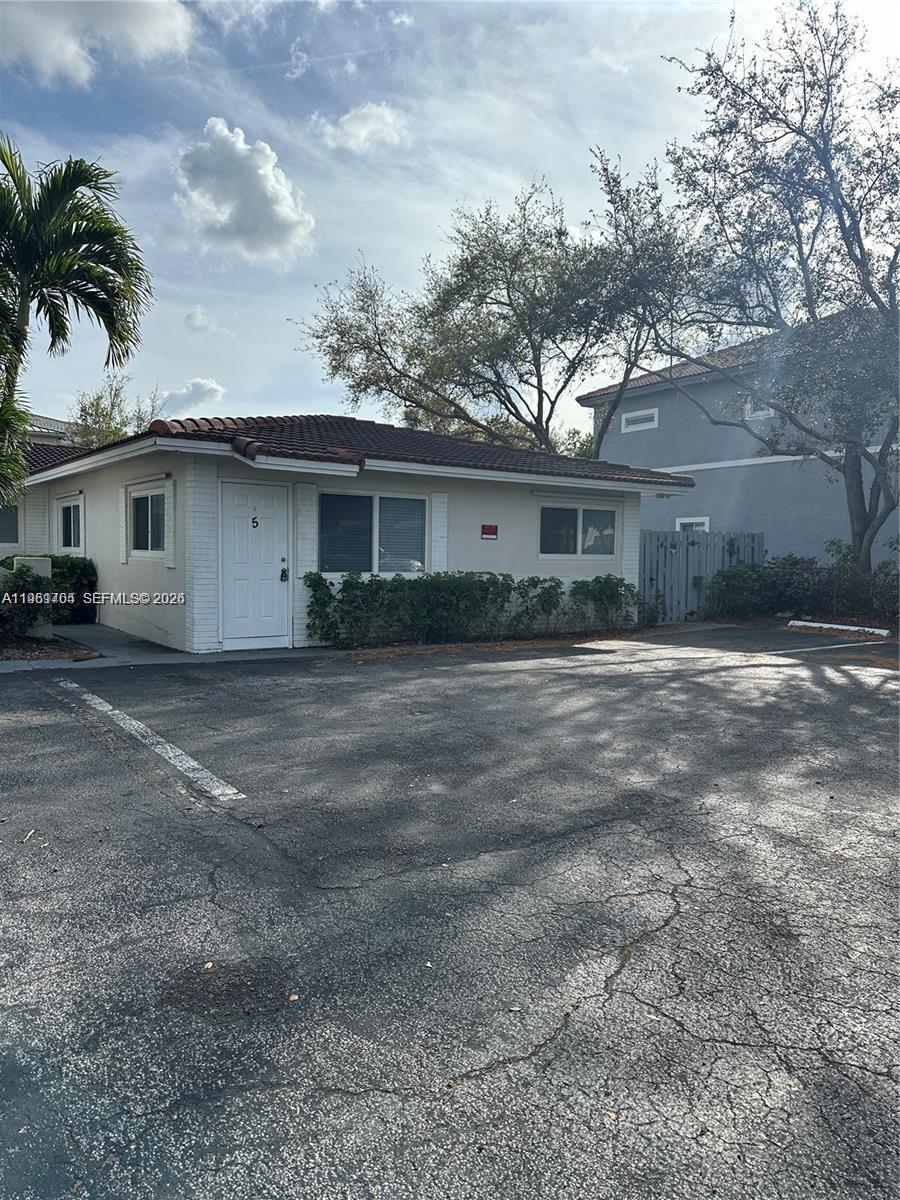 8704 NW 38th Drive