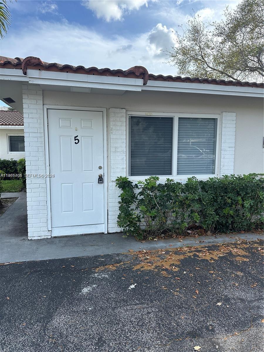 8704 NW 38th Drive