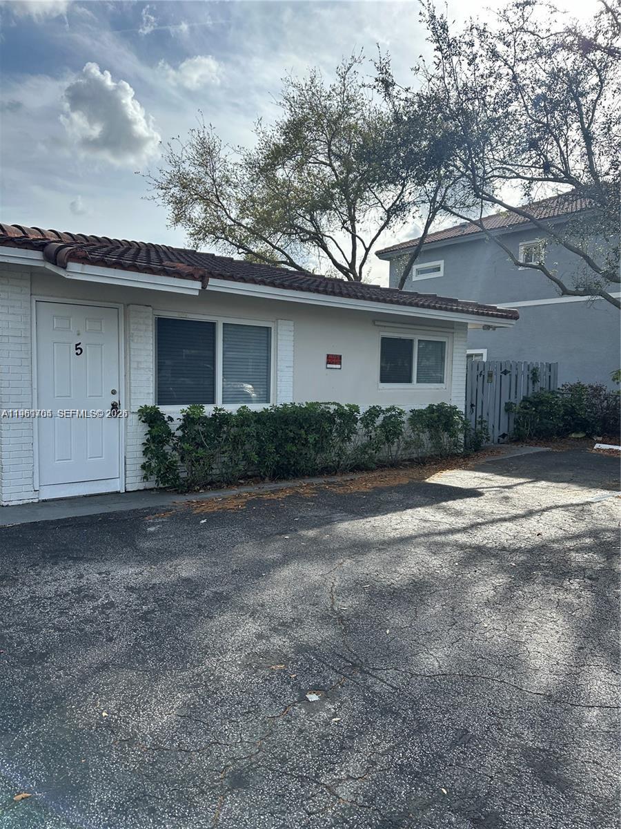8704 NW 38th Drive