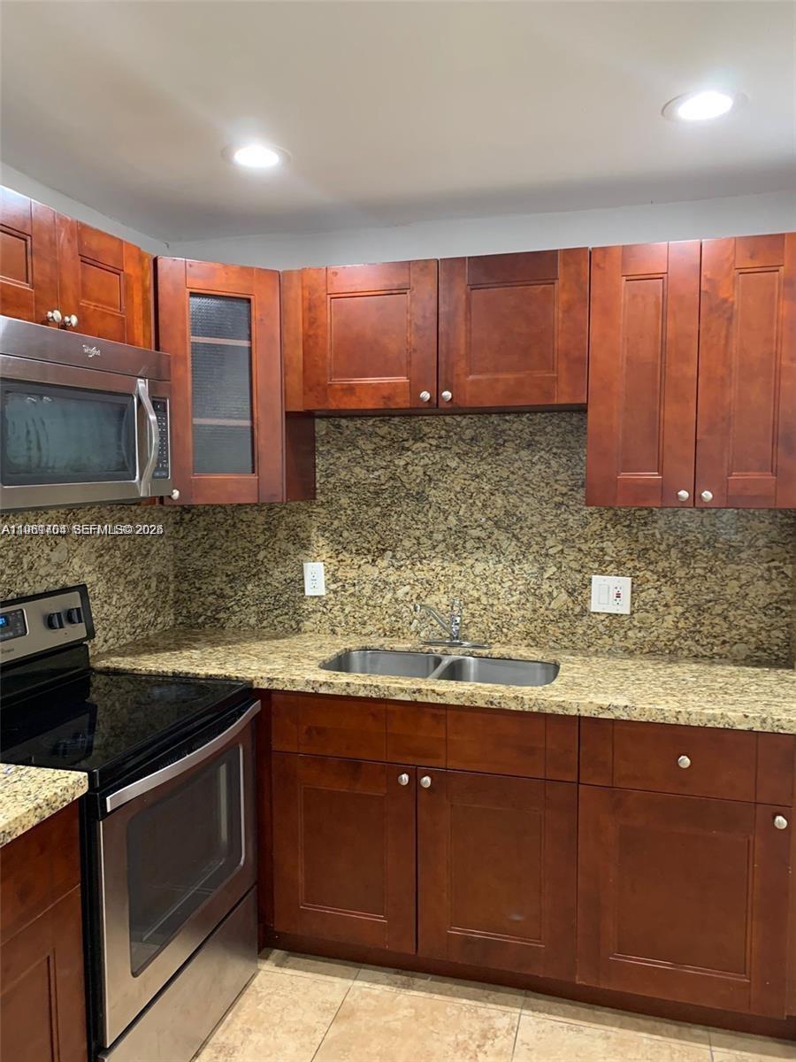 8704 NW 38th Drive