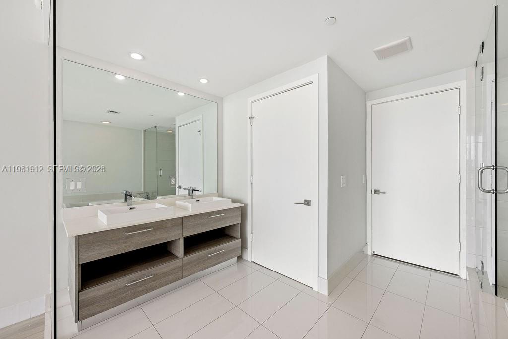 650 NE 32nd Street