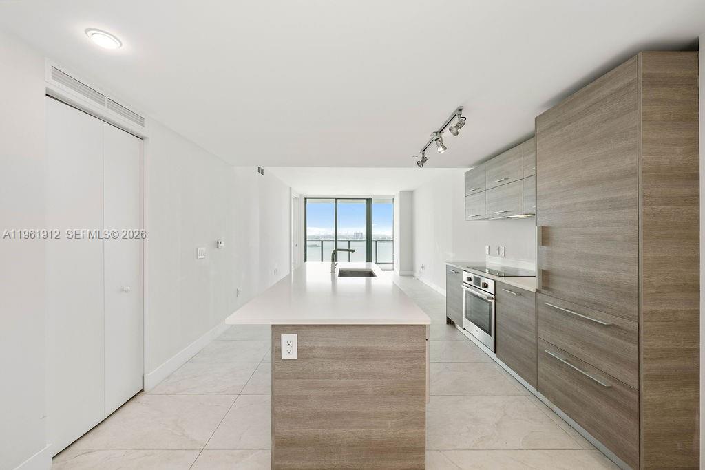 650 NE 32nd Street