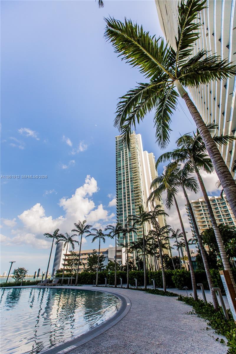 650 NE 32nd Street