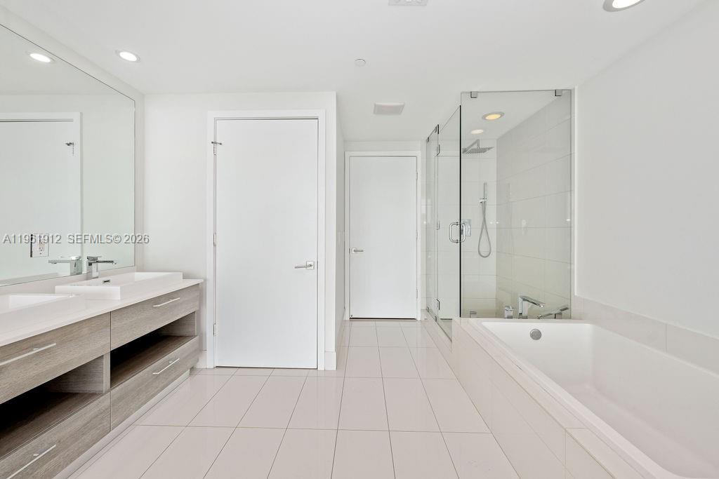 650 NE 32nd Street