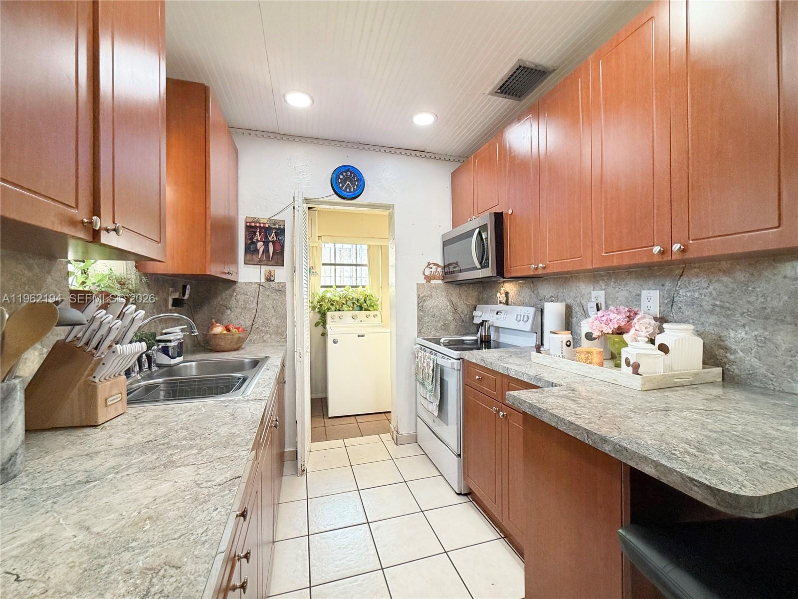 8891 SW 28th Street