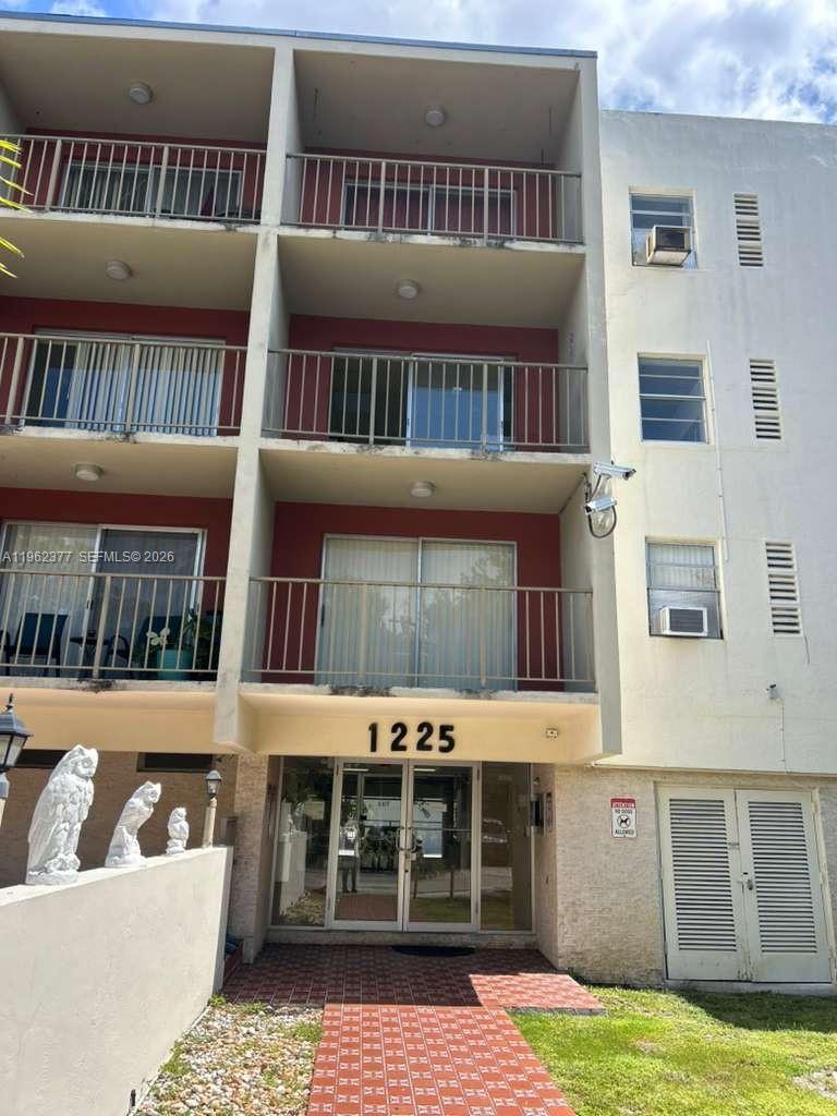 1225 NE 124th Street