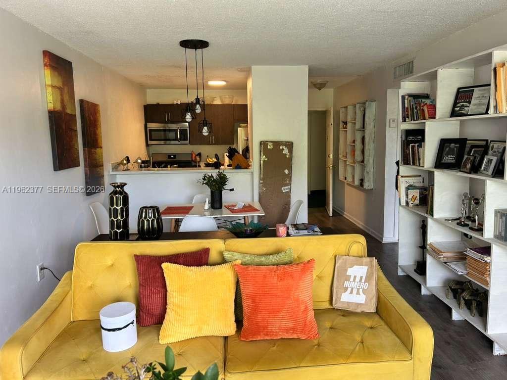 1225 NE 124th Street