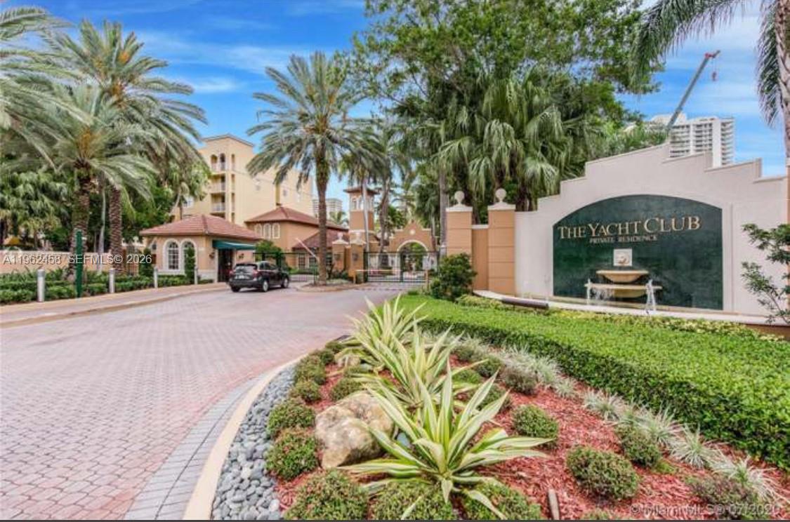19999 E Country Club Drive