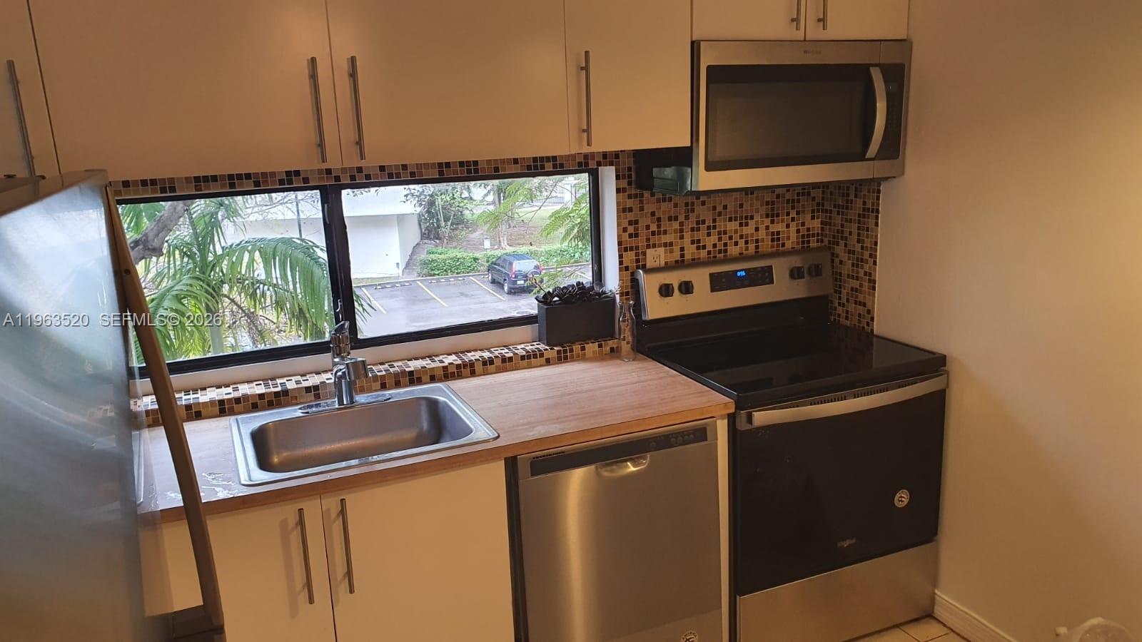 17021 N Bay Road