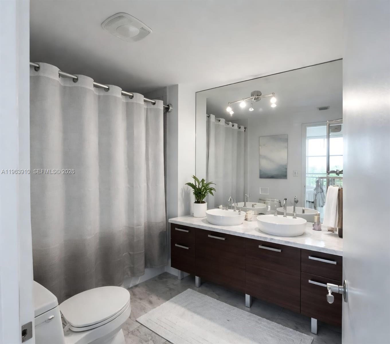 253 NE 2nd Street