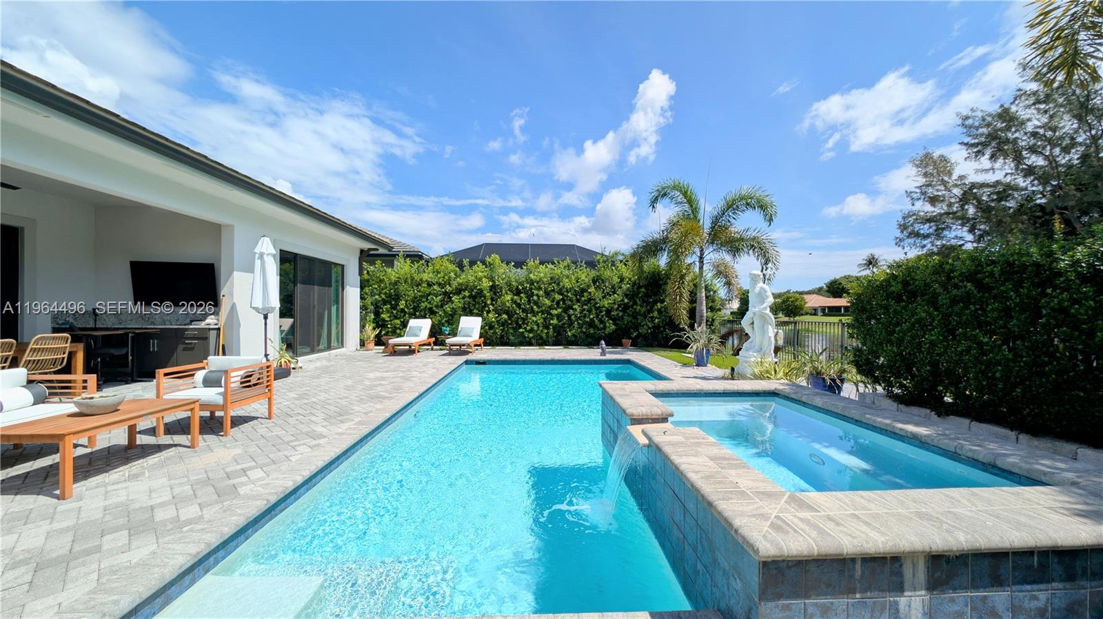 2879 Gin Berry Way
