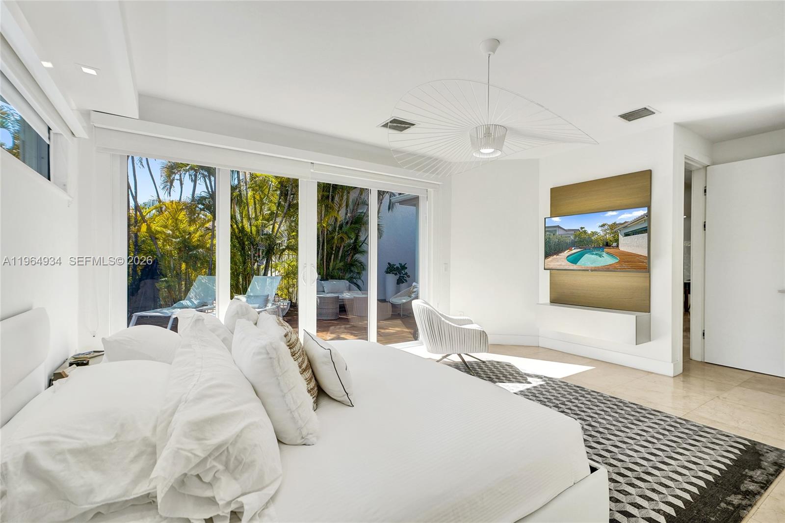 1662 Diplomat Drive