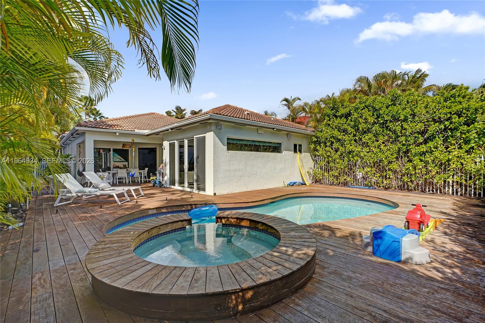 1662 Diplomat Drive
