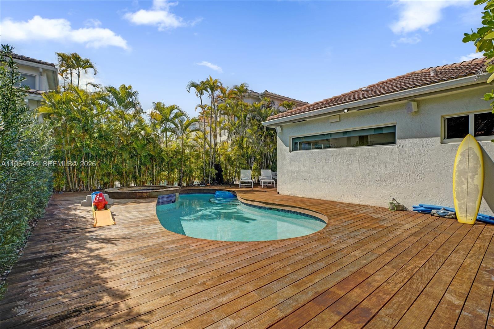 1662 Diplomat Drive