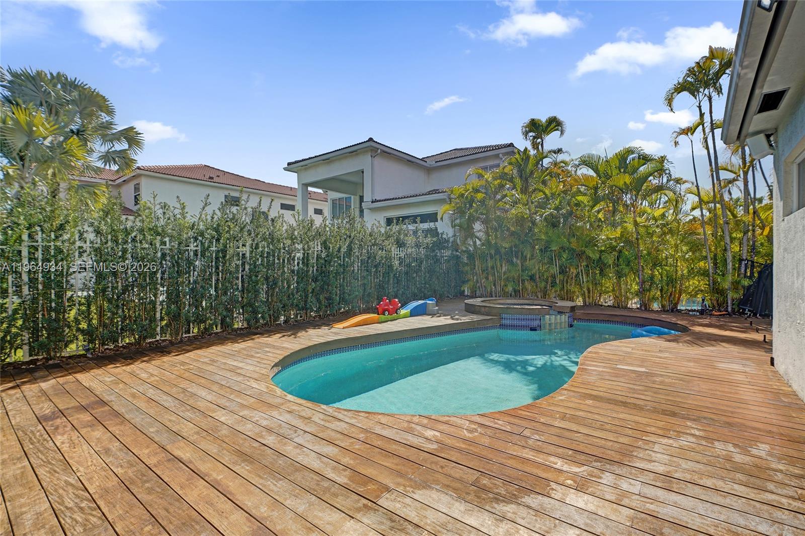 1662 Diplomat Drive