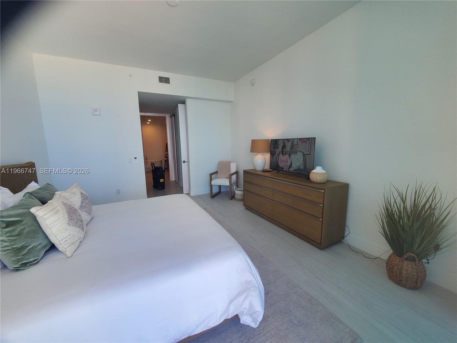 17550 Collins