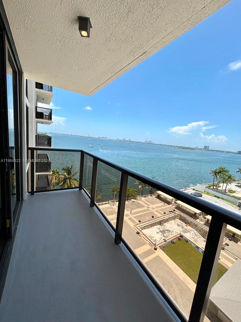 600 NE 36th Street