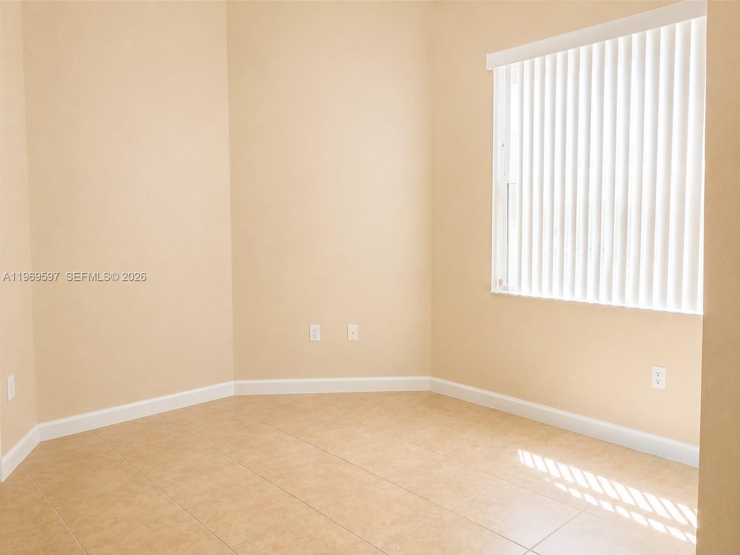 3748 NE 9th Court