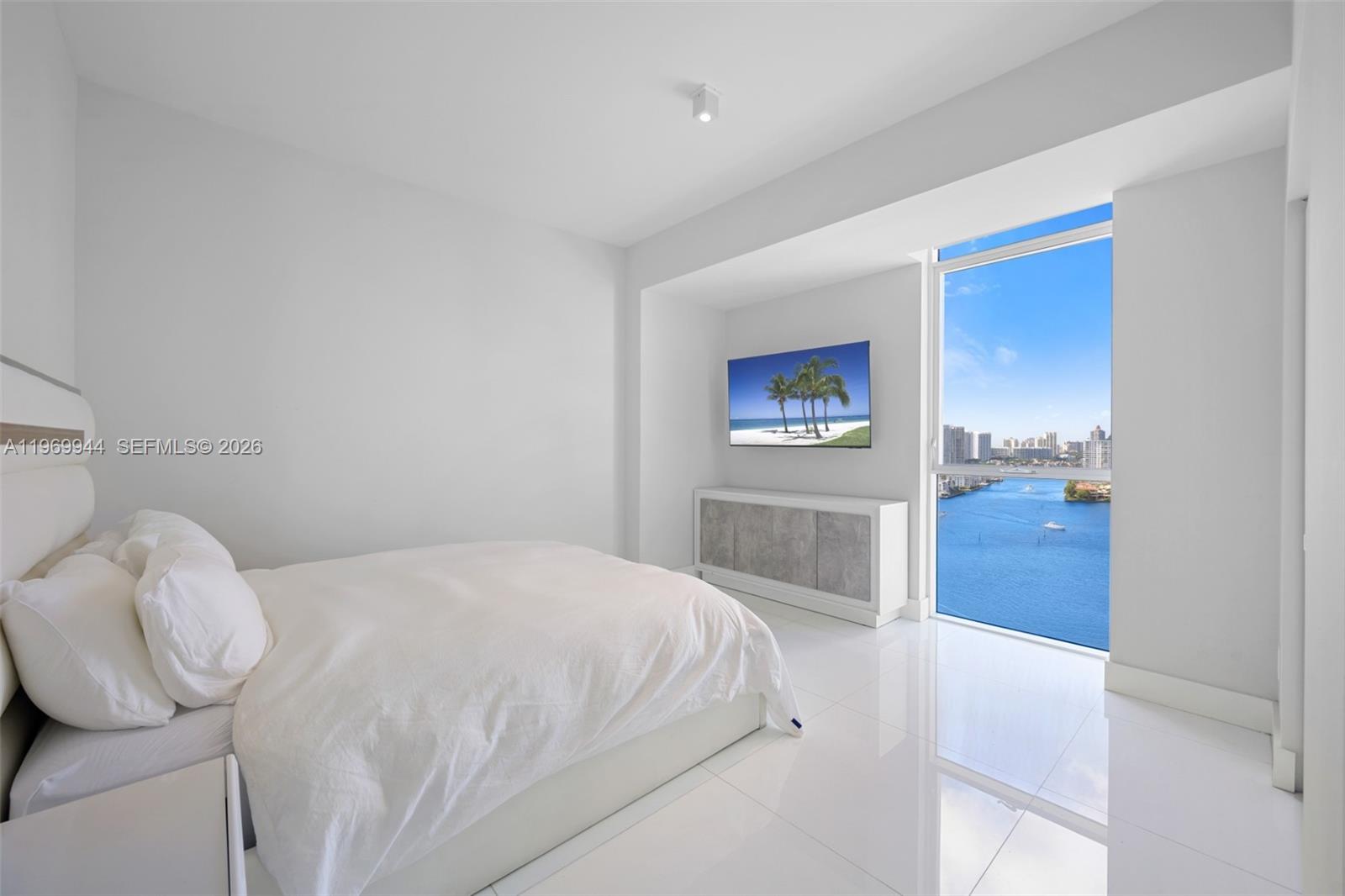 400 Sunny Isles Boulevard