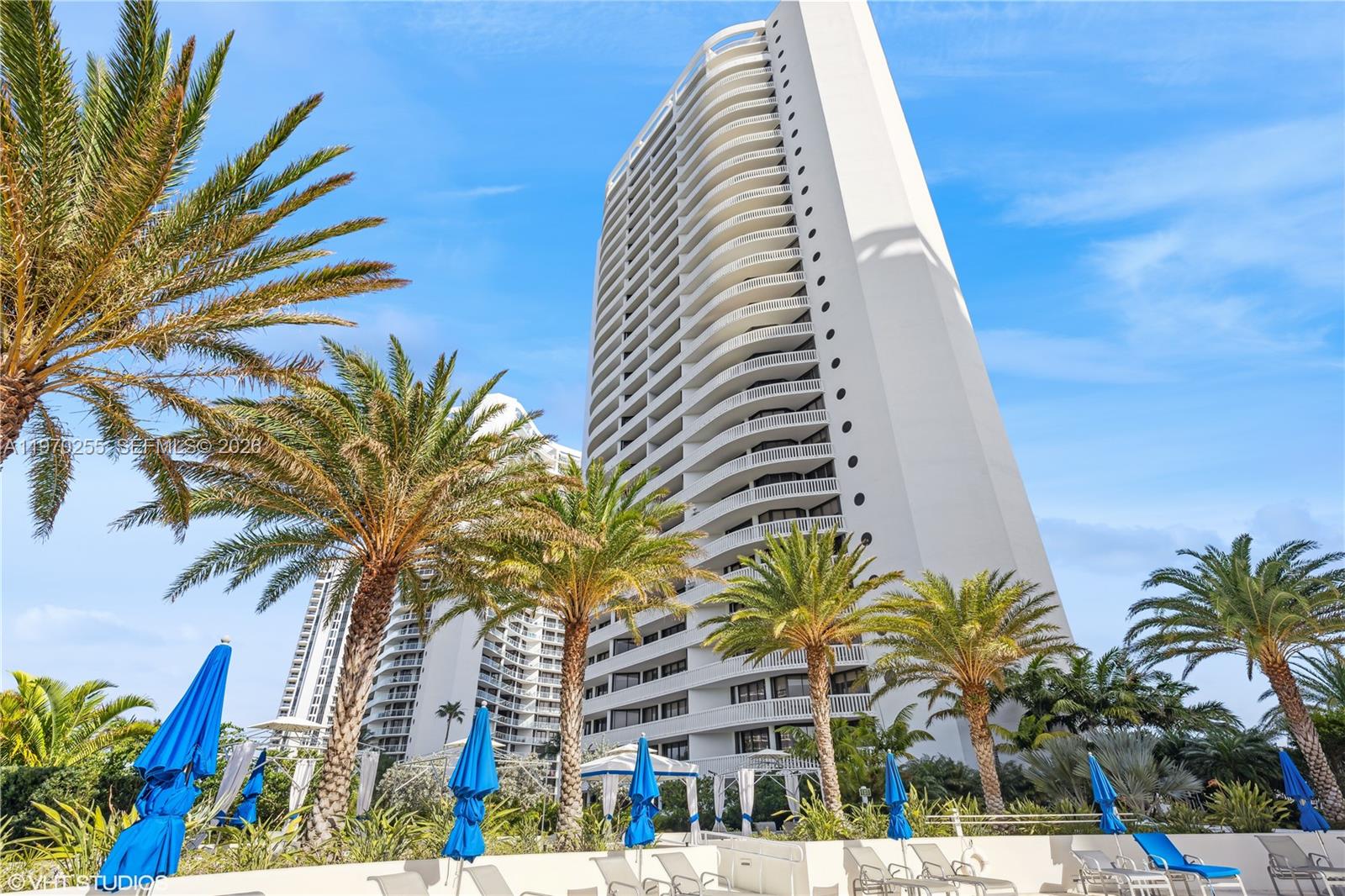 3000 Island Boulevard