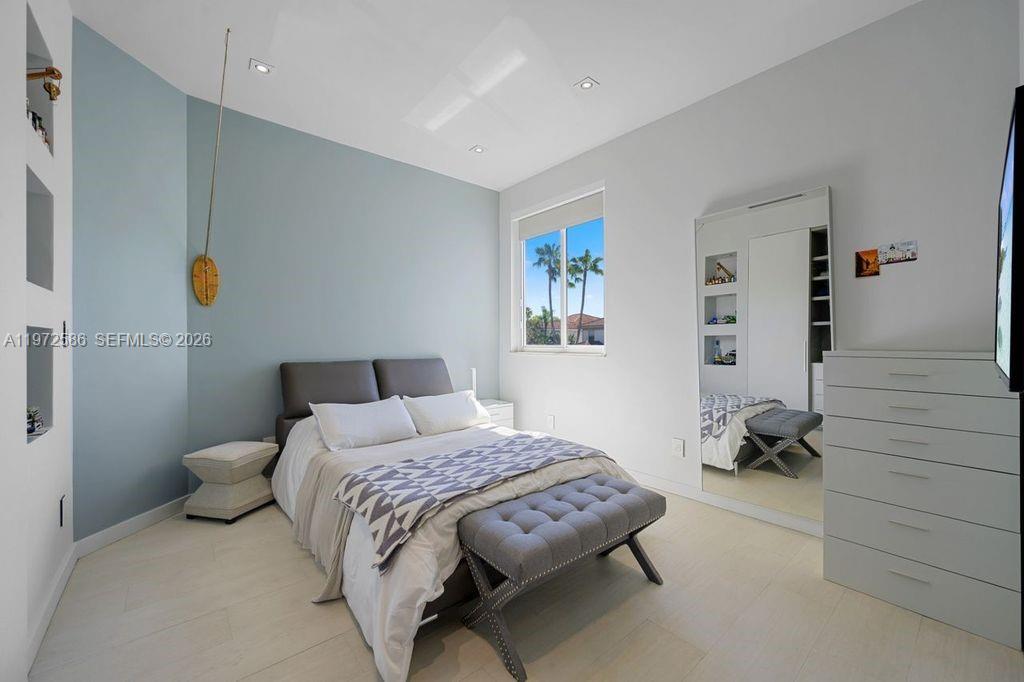 1615 Diplomat Drive