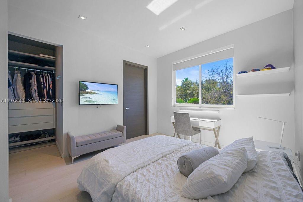 1615 Diplomat Drive