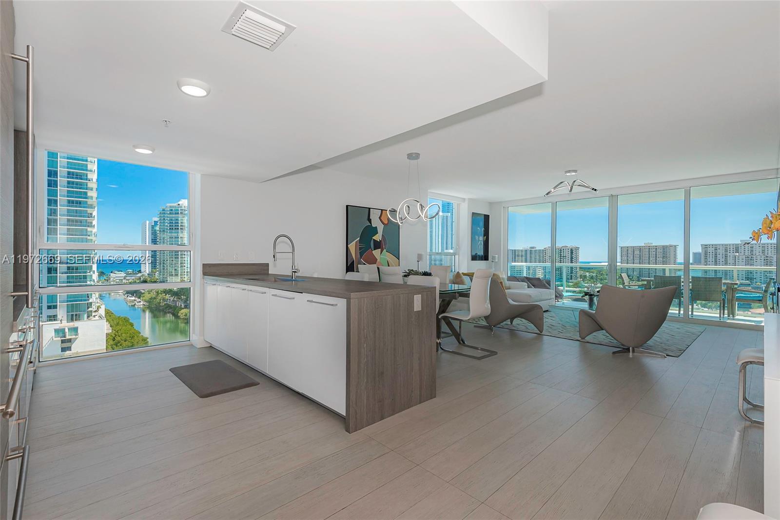 400 Sunny Isles Boulevard