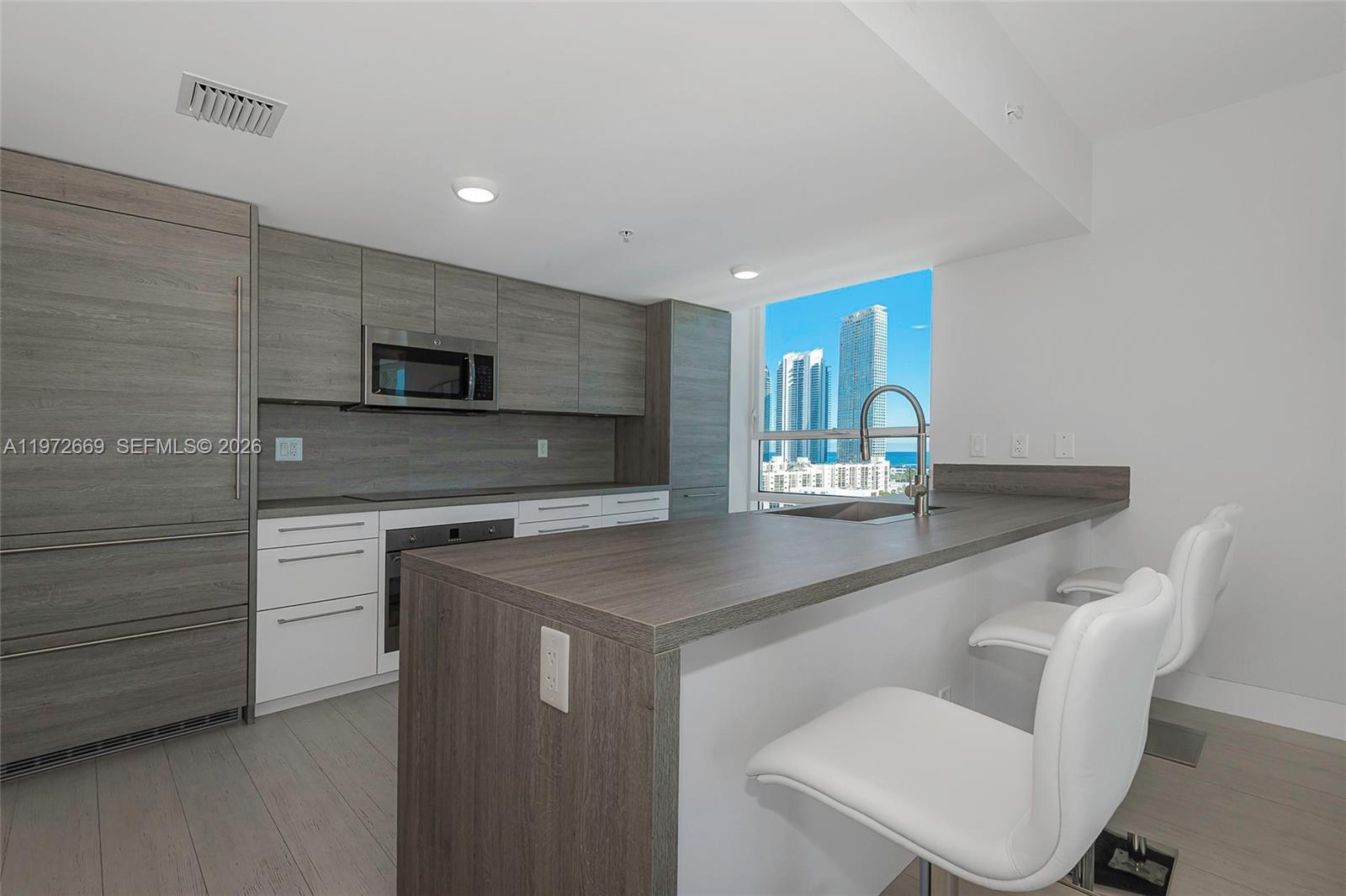 400 Sunny Isles Boulevard