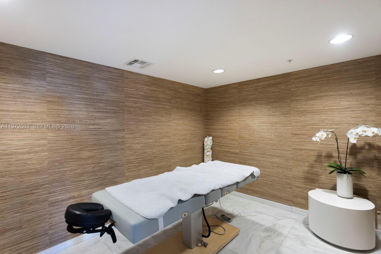 400 Sunny Isles Boulevard
