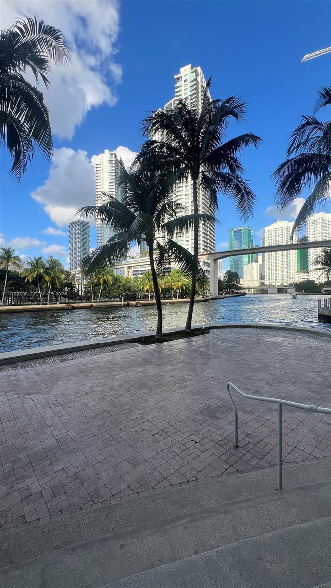 185 SW 7th Street