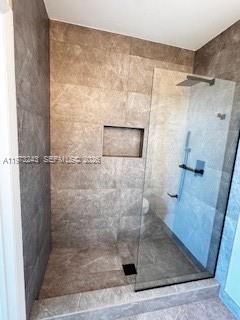 700 NE 25th Street