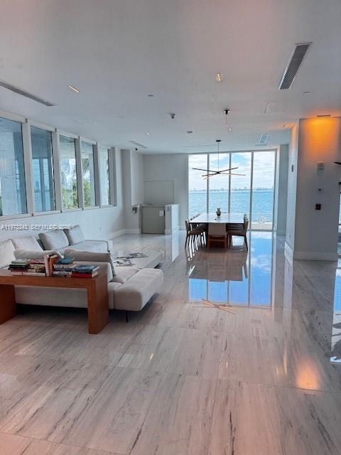 700 NE 25th Street