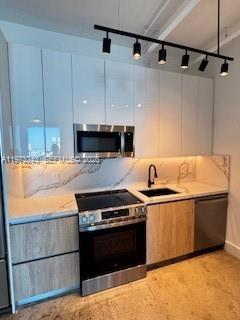 700 NE 25th Street