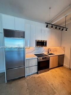 700 NE 25th Street