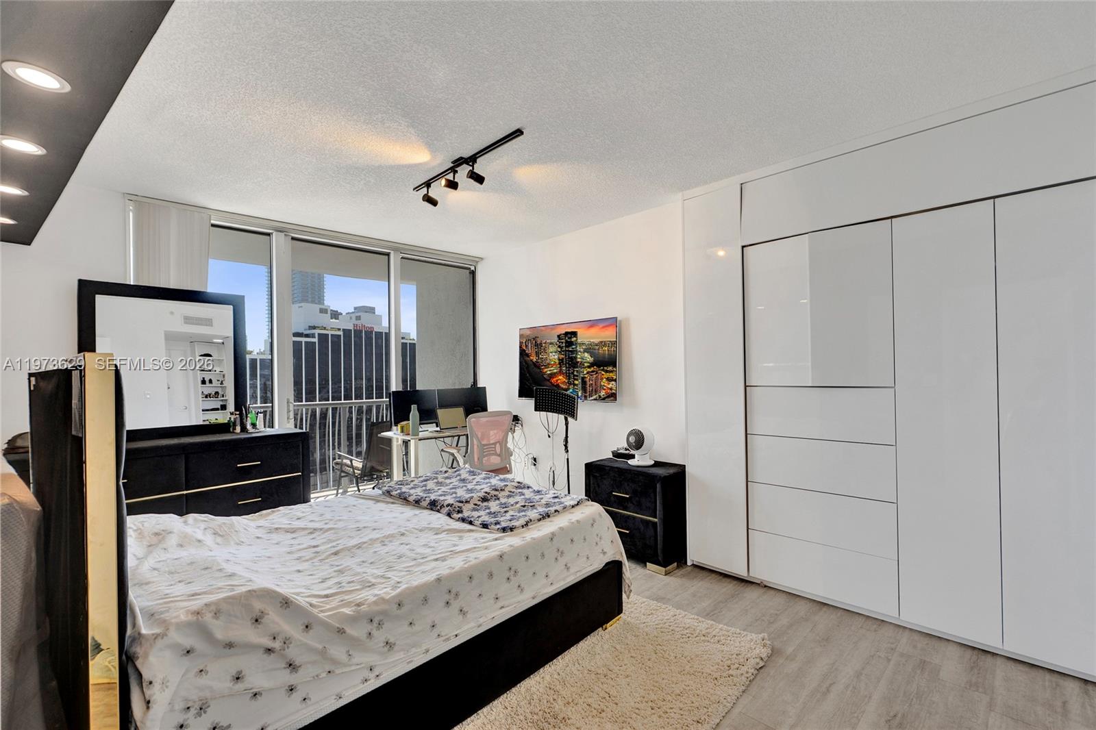 1750 N Bayshore Drive