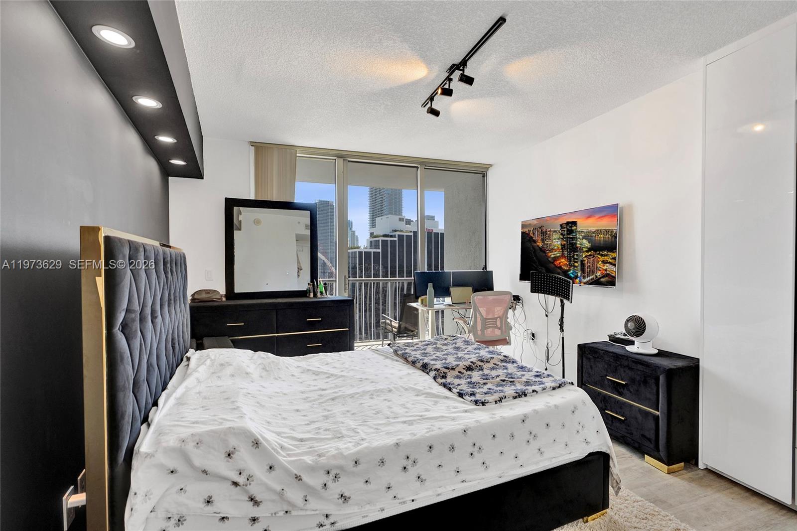 1750 N Bayshore Drive