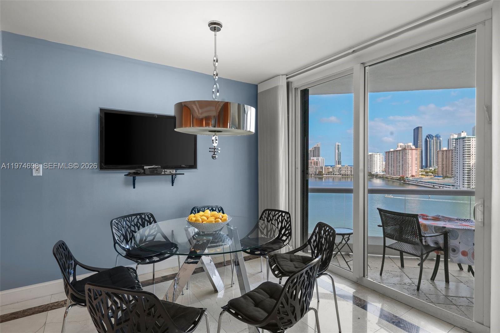 2600 Island Boulevard