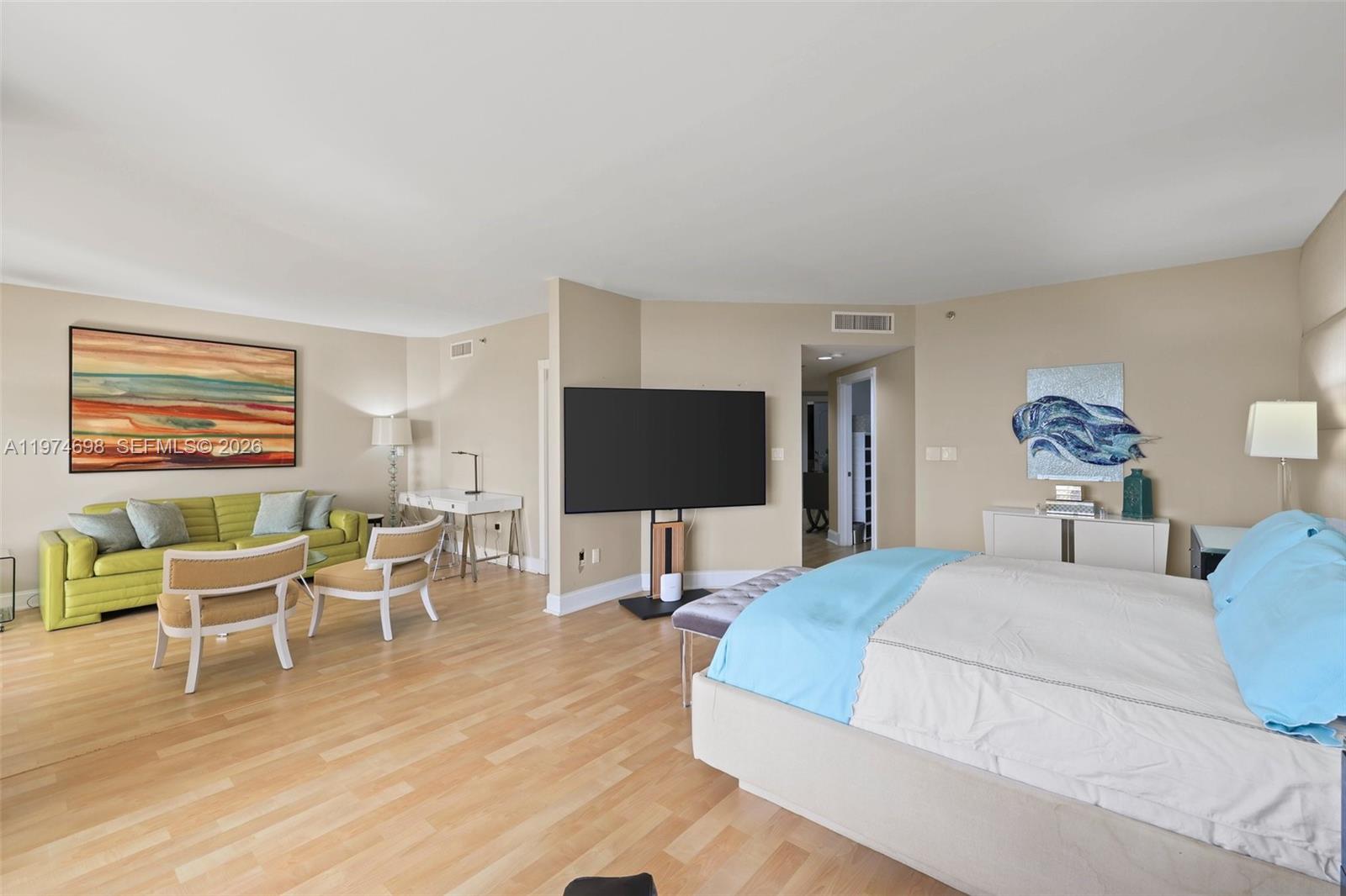 2600 Island Boulevard