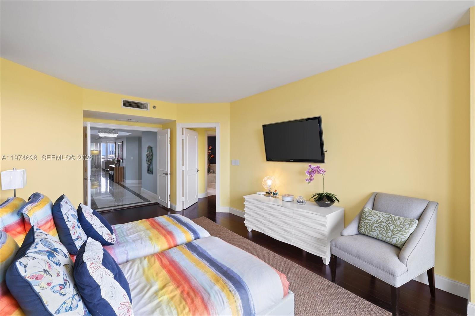2600 Island Boulevard