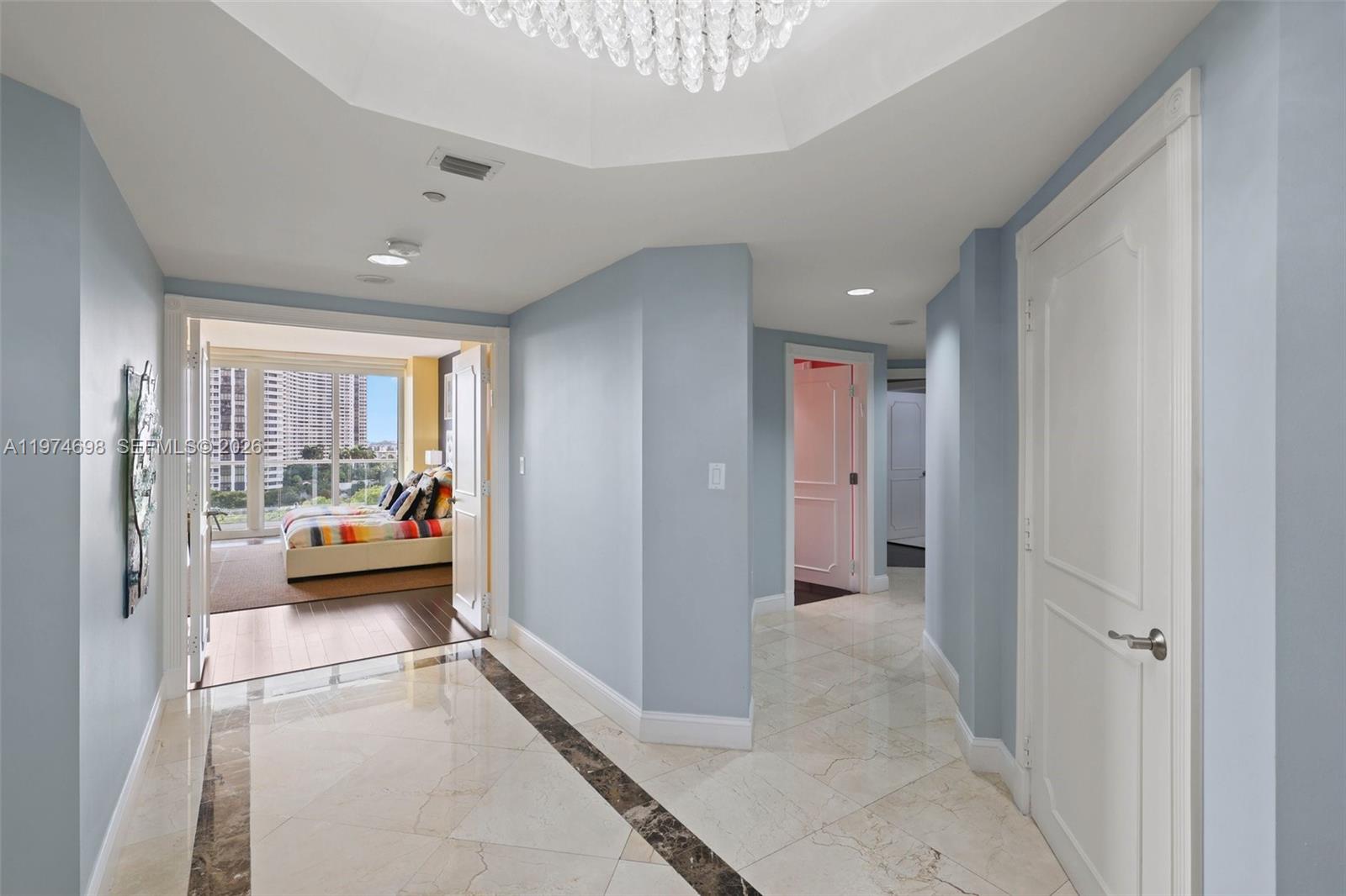 2600 Island Boulevard