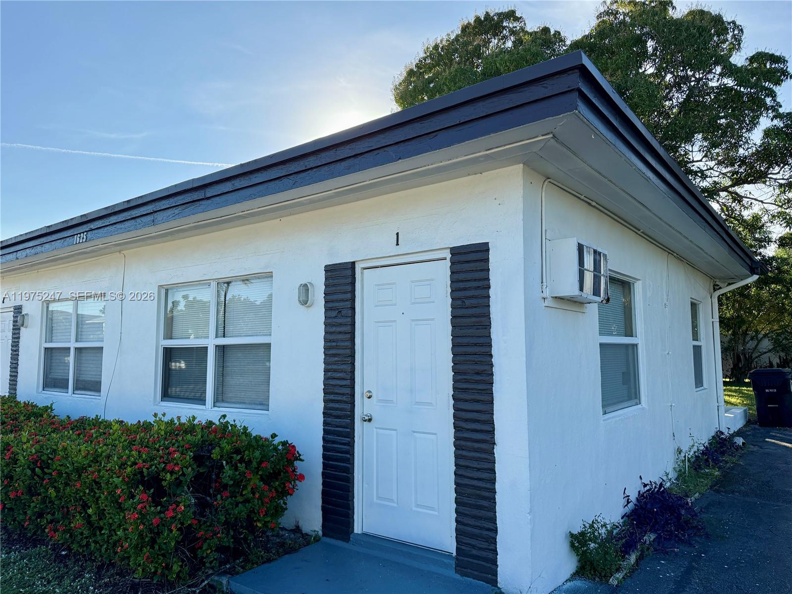 1625 S Federal Highway