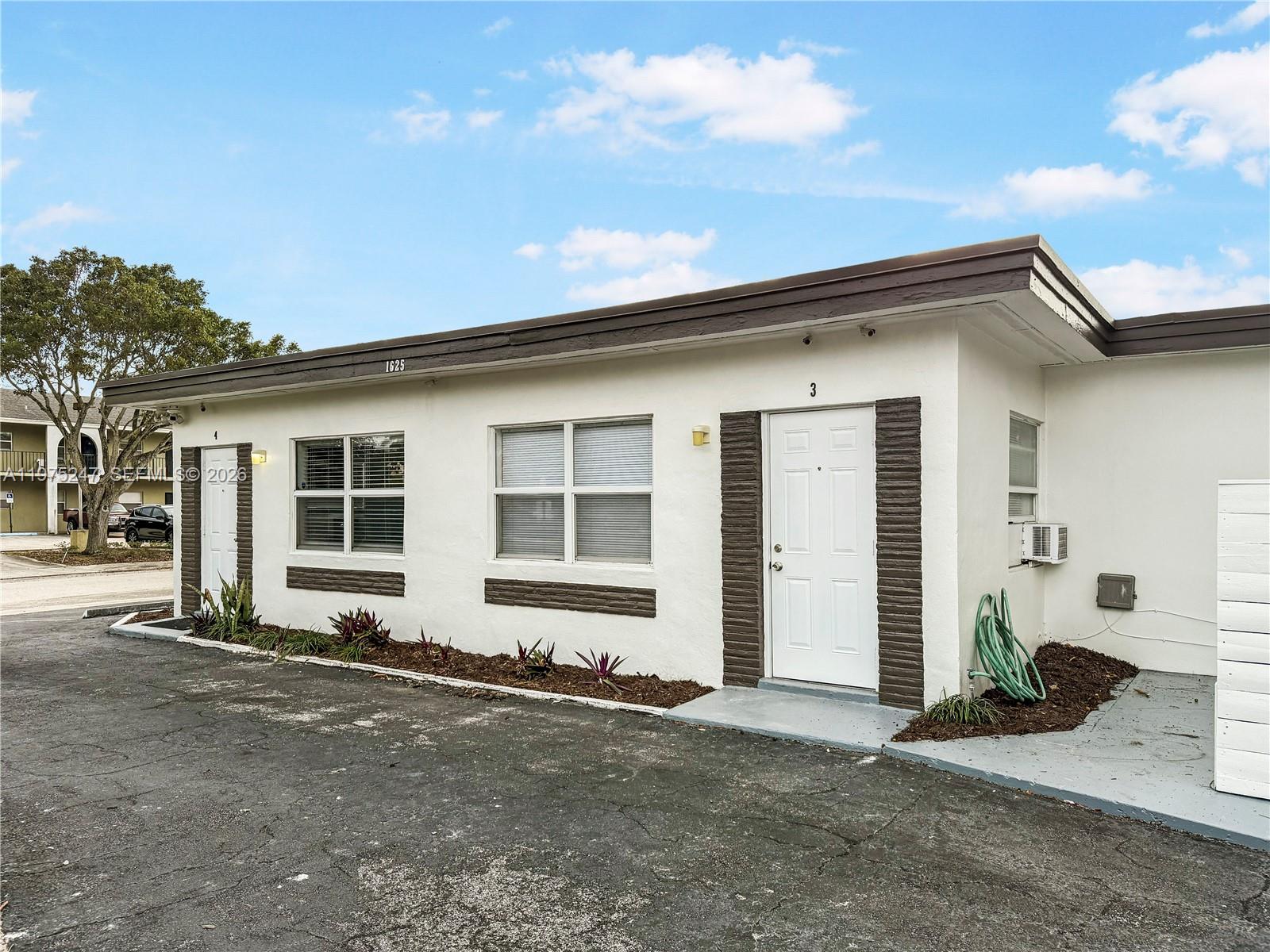 1625 S Federal Highway